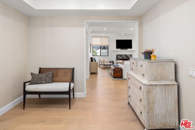 300 N Swall Drive 354, Beverly Hills, CA 90211