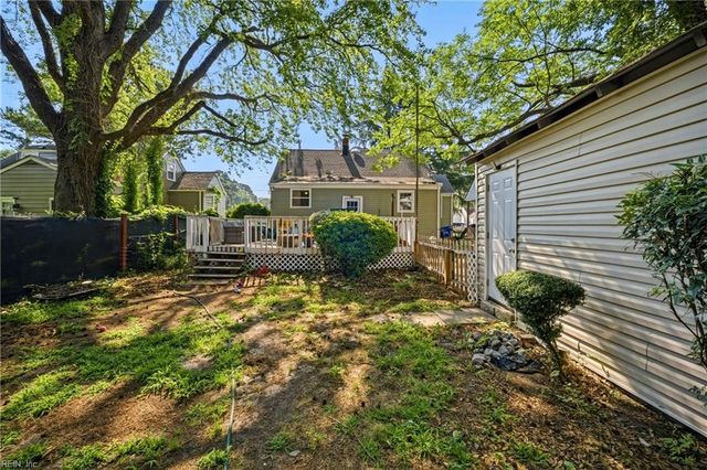 302 Plover DR, Portsmouth, VA 23704