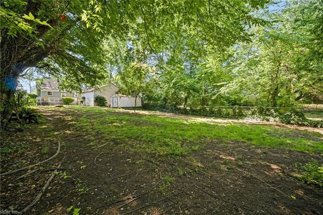 302 Plover DR, Portsmouth, VA 23704