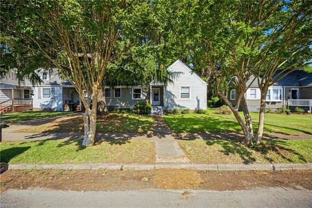 302 Plover DR, Portsmouth, VA 23704