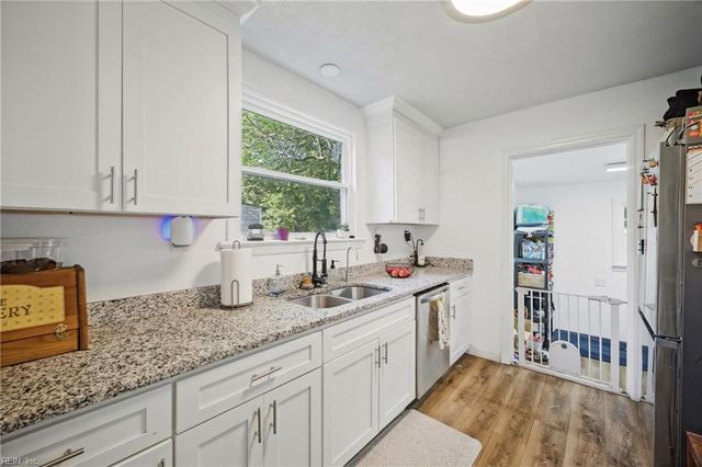 302 Plover DR, Portsmouth, VA 23704
