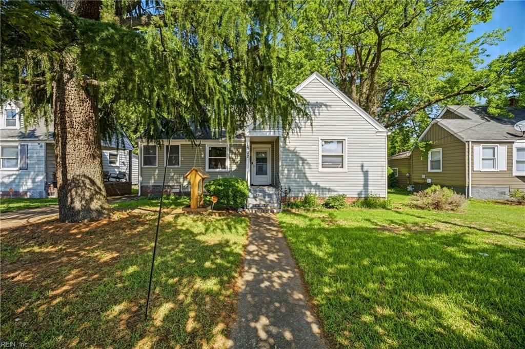 302 Plover DR, Portsmouth, VA 23704
