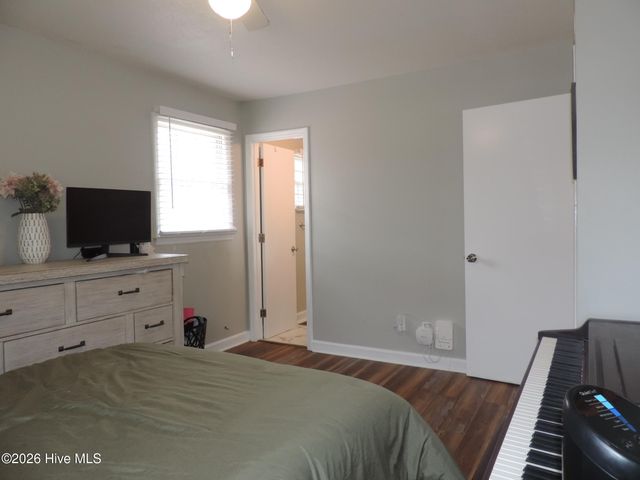 1318 Hunters Road, New Bern, NC 28562