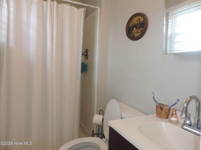 1318 Hunters Road, New Bern, NC 28562