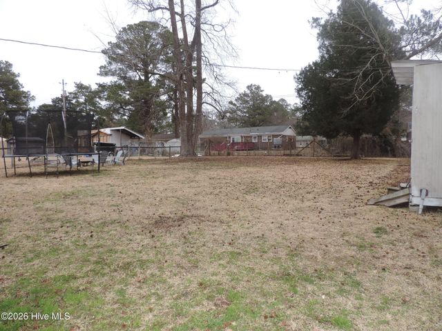 1318 Hunters Road, New Bern, NC 28562