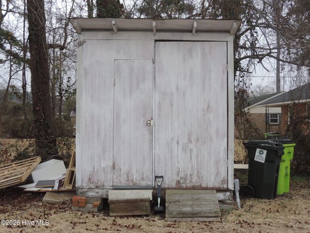 1318 Hunters Road, New Bern, NC 28562