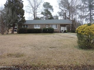 1318 Hunters Road, New Bern, NC 28562