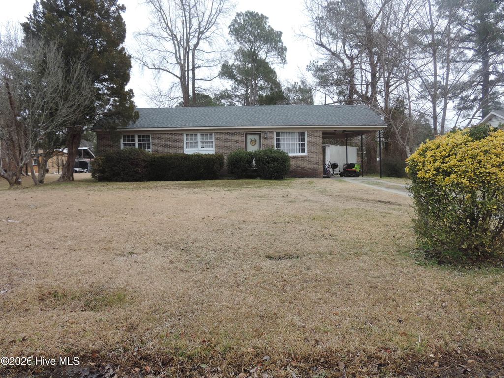 1318 Hunters Road, New Bern, NC 28562