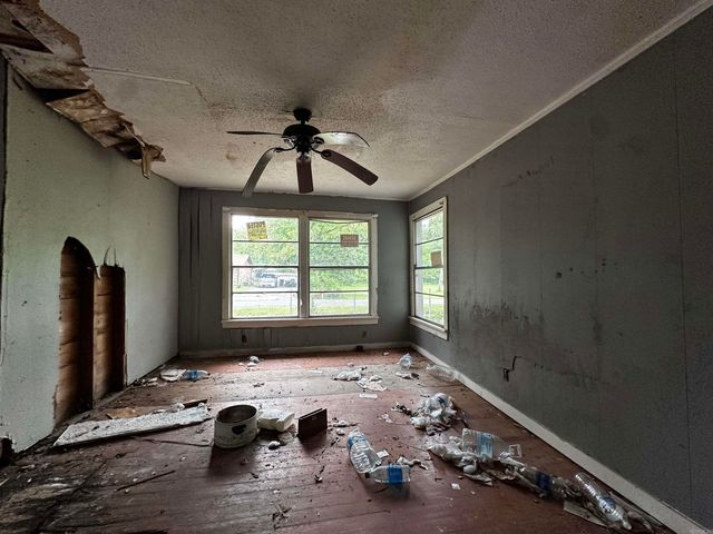 6102 Bullock St, Pine Bluff, AR 71602