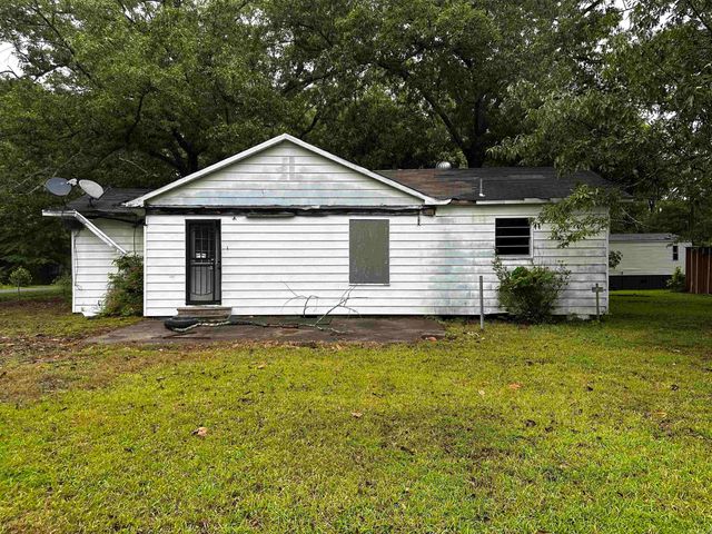 6102 Bullock St, Pine Bluff, AR 71602