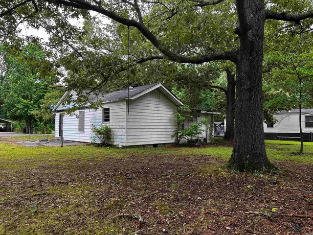 6102 Bullock St, Pine Bluff, AR 71602