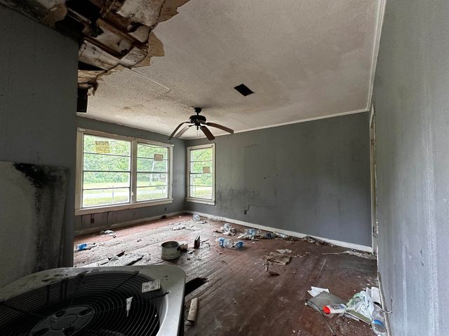 6102 Bullock St, Pine Bluff, AR 71602