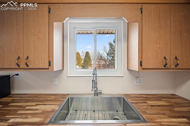 638 Dove Place, Colorado Springs, CO 80906