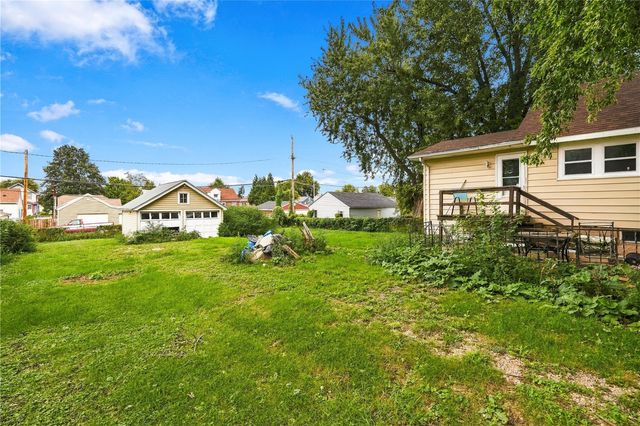 806 22nd Avenue SW, Cedar Rapids, IA 52404