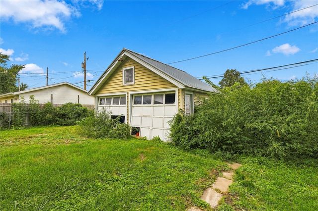 806 22nd Avenue SW, Cedar Rapids, IA 52404