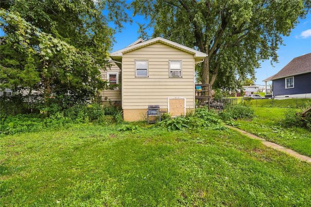 806 22nd Avenue SW, Cedar Rapids, IA 52404