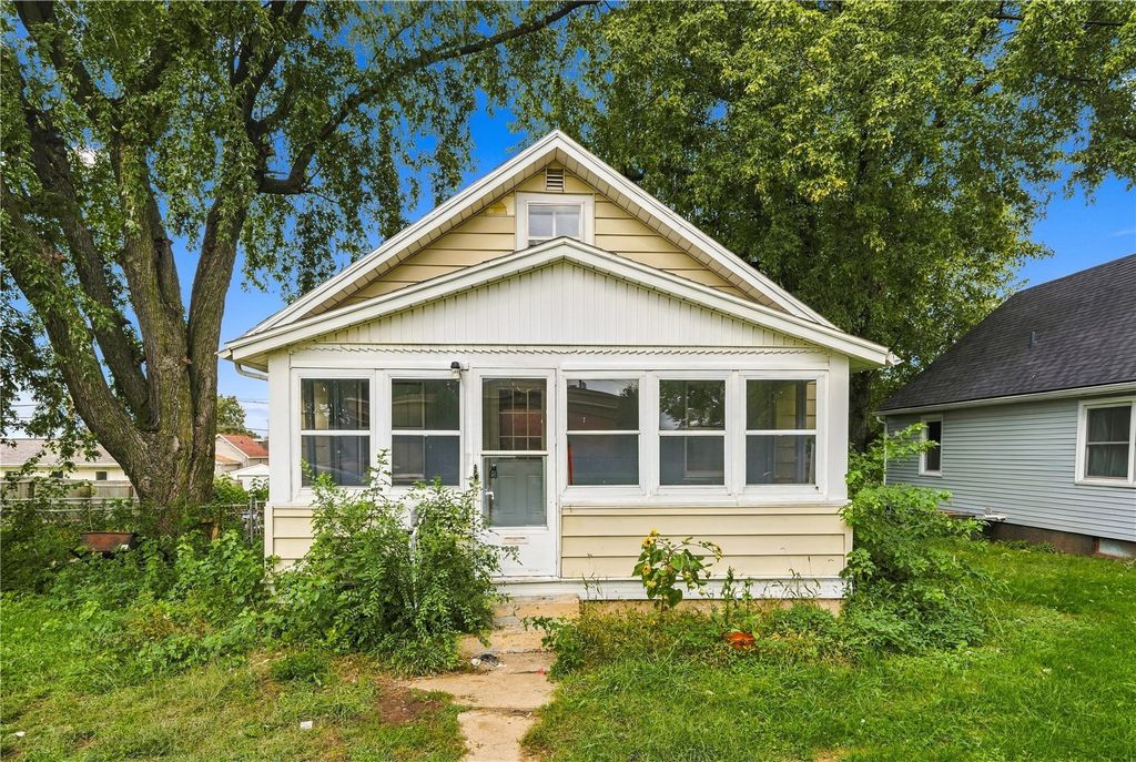 806 22nd Avenue SW, Cedar Rapids, IA 52404