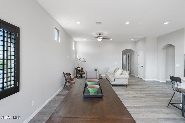 712 Cedarwood Avenue, El Paso, TX 79928