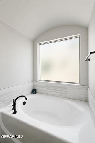 712 Cedarwood Avenue, El Paso, TX 79928