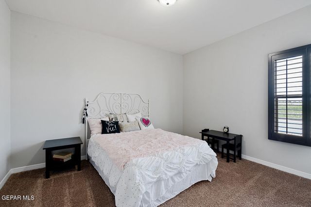 712 Cedarwood Avenue, El Paso, TX 79928