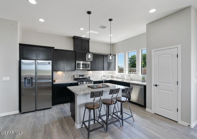 712 Cedarwood Avenue, El Paso, TX 79928