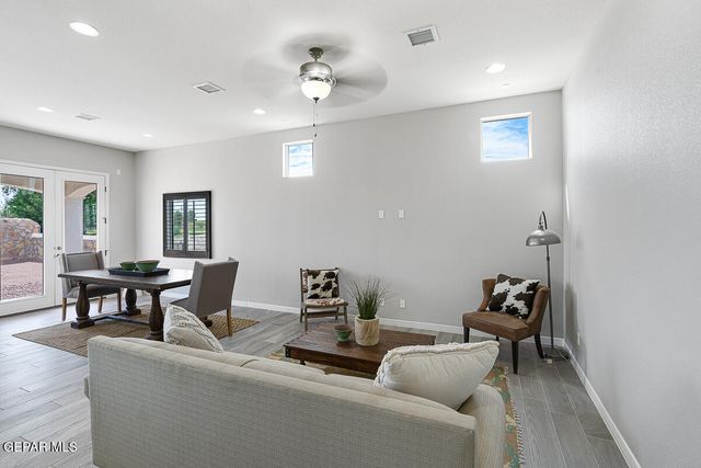 712 Cedarwood Avenue, El Paso, TX 79928