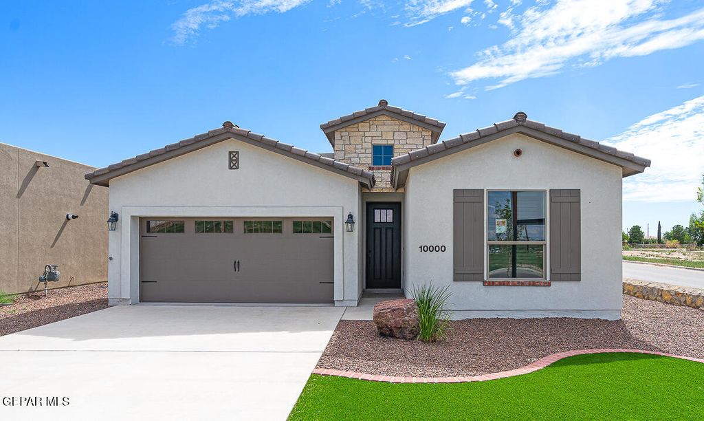 712 Cedarwood Avenue, El Paso, TX 79928