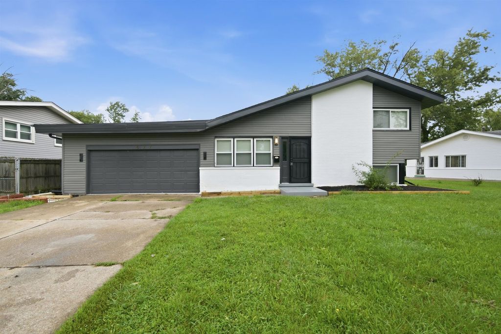 577 Ranger Drive, Chicago Heights, IL 60411