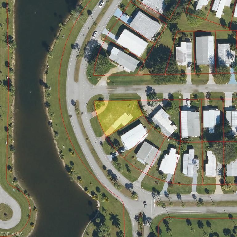 501 Riviera BLVD W, NAPLES, FL 34112 — exterior
