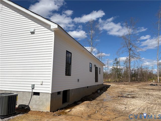 15085 Lebanon Rd, Disputanta, VA 23842