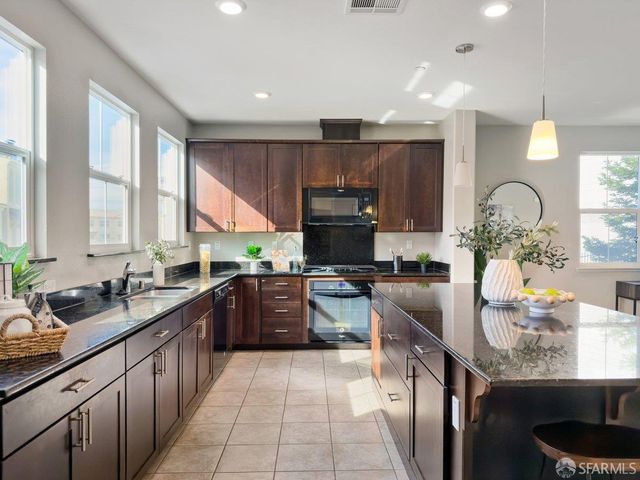 1017 Ocean View Avenue, Daly City, CA 94014