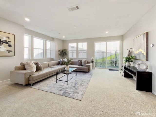 1017 Ocean View Avenue, Daly City, CA 94014