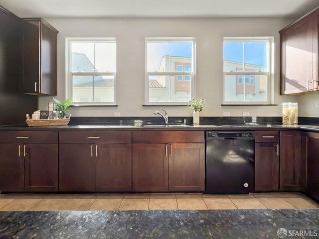 1017 Ocean View Avenue, Daly City, CA 94014