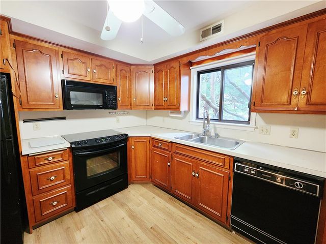 885 Cold Spring Road 5, Lower Macungie Twp, PA 18103