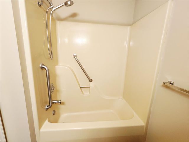 885 Cold Spring Road 5, Lower Macungie Twp, PA 18103