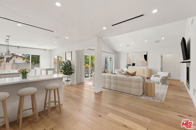 5528 Marburn Avenue, Los Angeles, CA 90043
