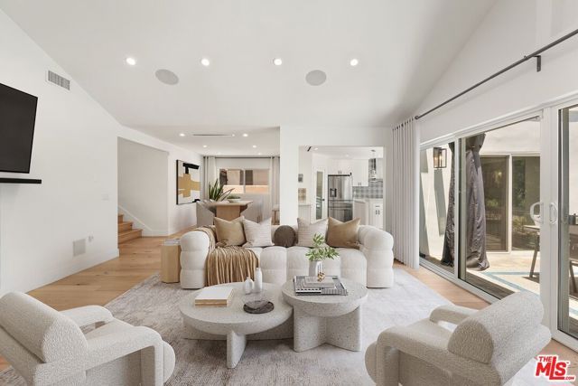 5528 Marburn Avenue, Los Angeles, CA 90043