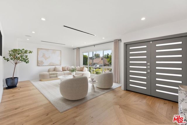 5528 Marburn Avenue, Los Angeles, CA 90043