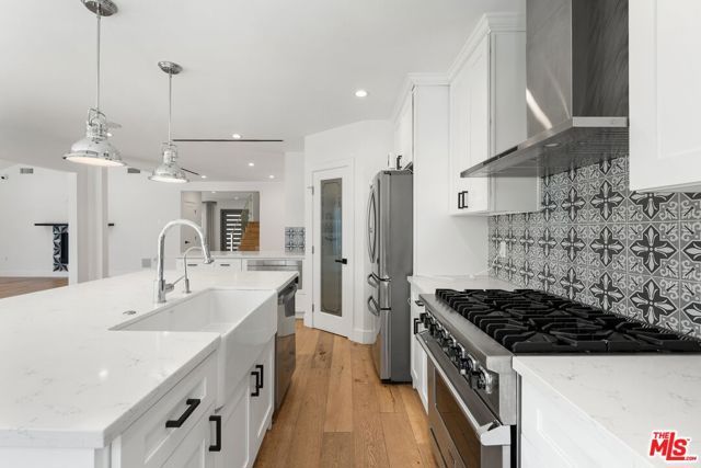 5528 Marburn Avenue, Los Angeles, CA 90043