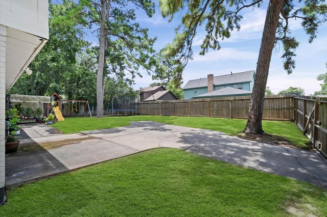 2715 Wood River Drive, Spring, TX 77373