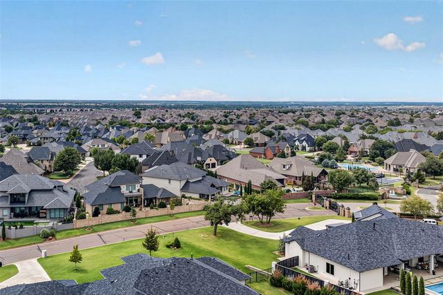15604 Via Sierra, Edmond, OK 73013