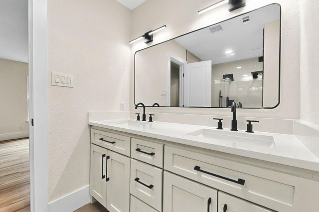 4309 Queen Circle, The Colony, TX 75056