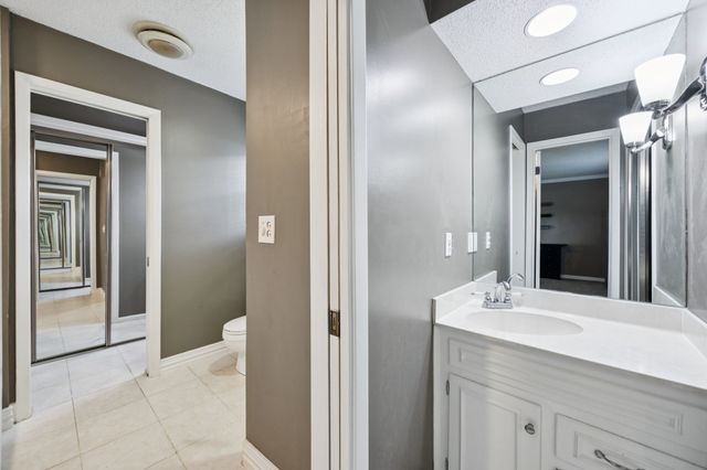 204 Shelmar Drive, Euless, TX 76039