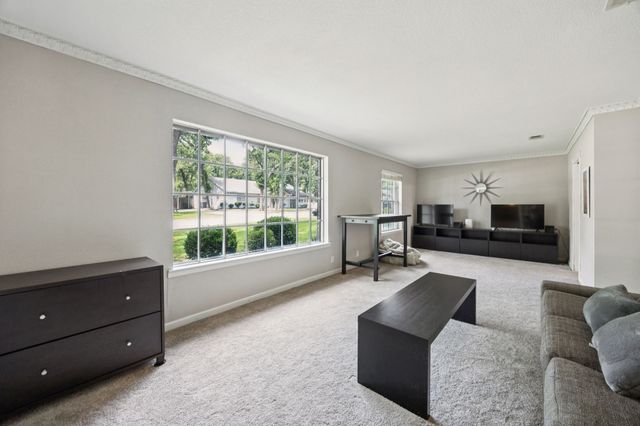 204 Shelmar Drive, Euless, TX 76039