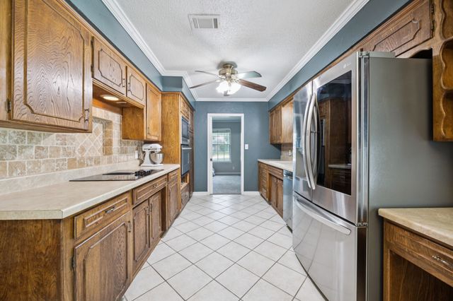 204 Shelmar Drive, Euless, TX 76039