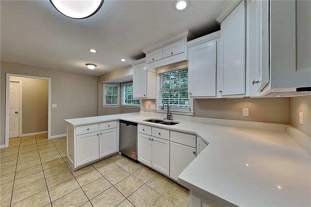 1995 Lookout Trail NW, Kennesaw, GA 30152