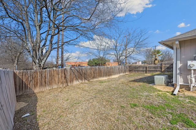 8217 Laurel Bend, San Antonio, TX 78250