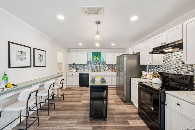 8217 Laurel Bend, San Antonio, TX 78250