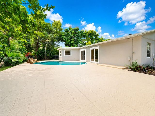 15831 Palmetto Club Drive, Miami, FL 33157