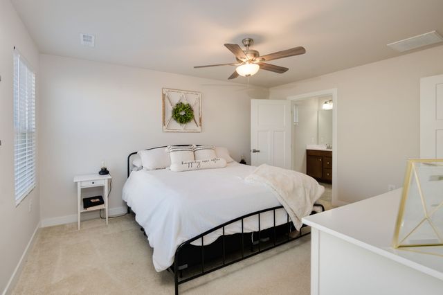 459 Streamview Dr, White House, TN 37188